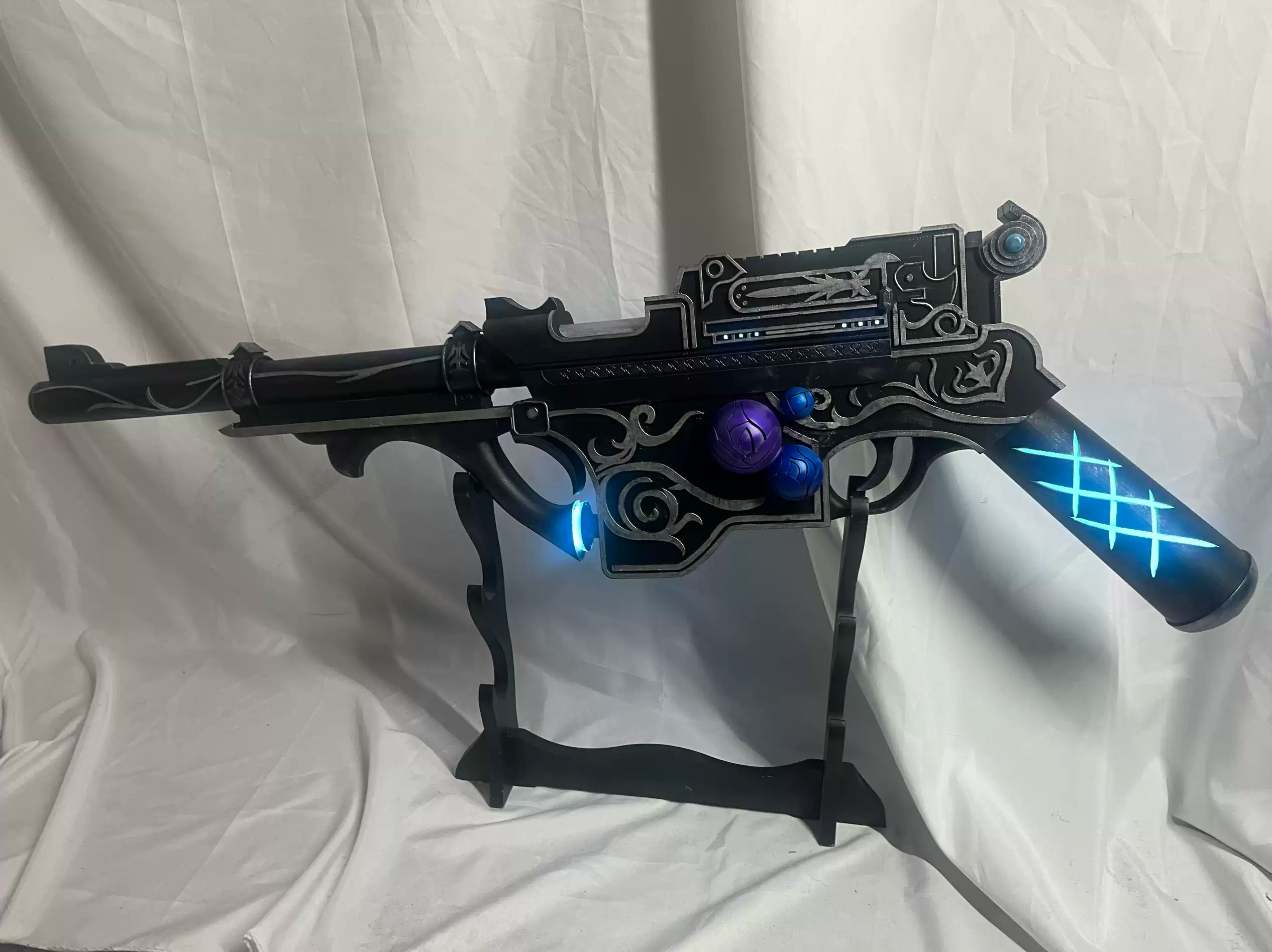 Final Fantasy XIV FFXIV Edenmorn Cosplay Weapon – LED Gunblade & Edenmorn Handgun Replica for Cosplay
