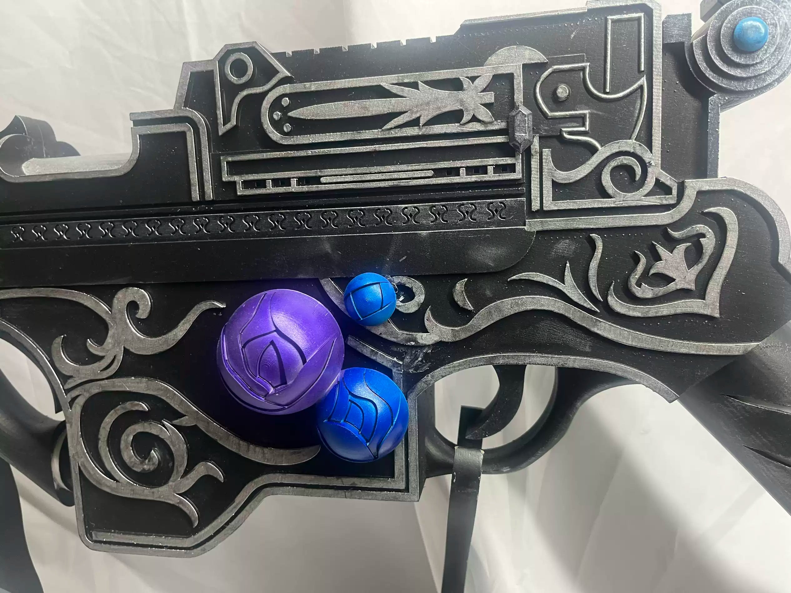 Final Fantasy XIV FFXIV Edenmorn Cosplay Weapon – LED Gunblade & Edenmorn Handgun Replica for Cosplay